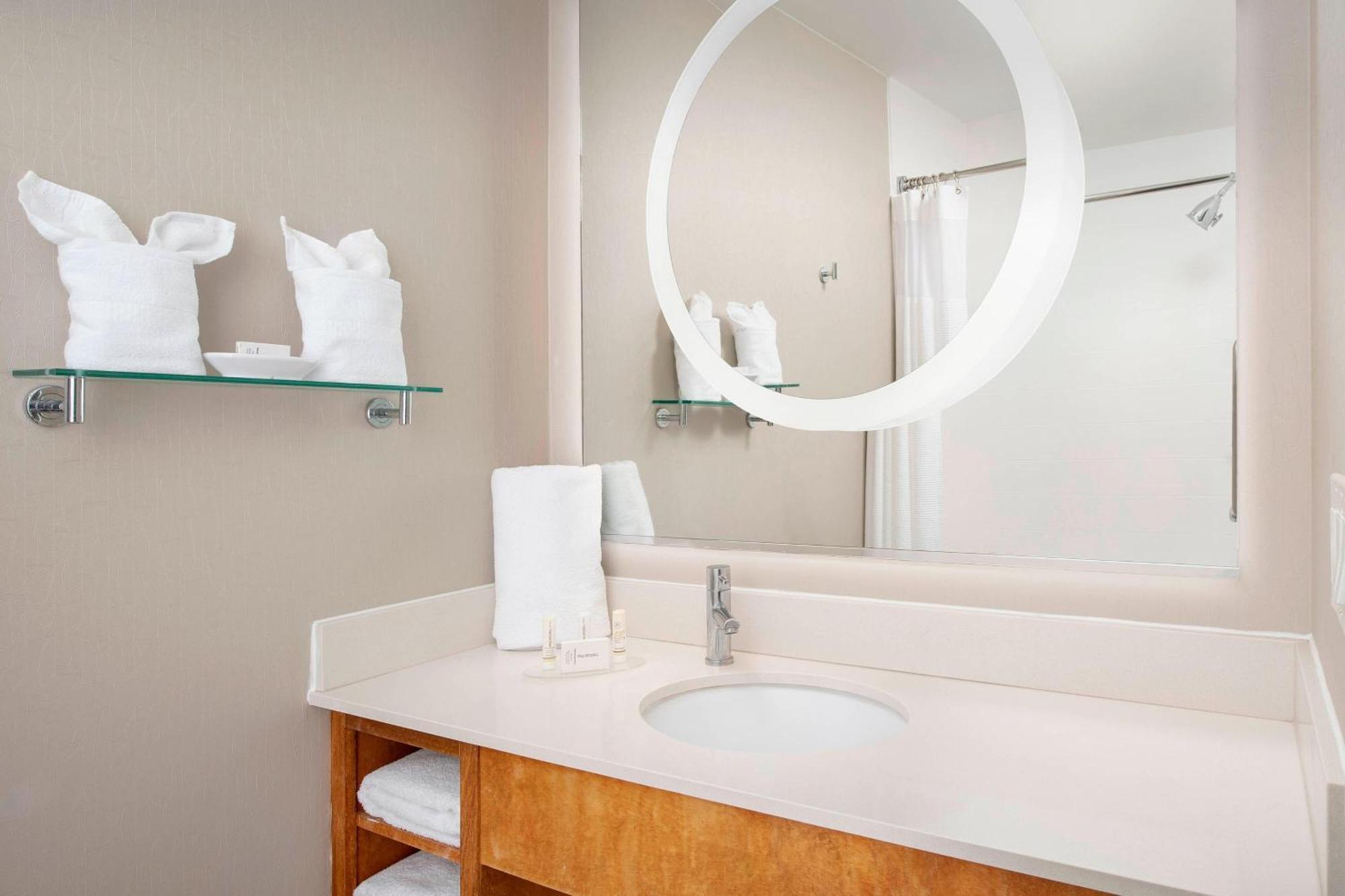 Springhill Suites Potomac Mills וודברידג' מראה חיצוני תמונה